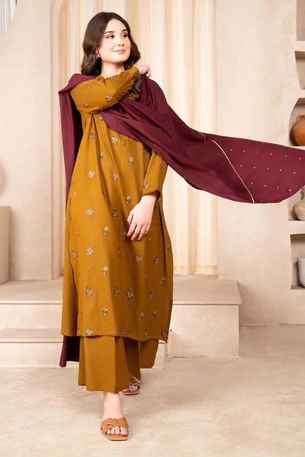 Baroque Lawn 3 PC Embroidered Suit with Digital printed Dupatta